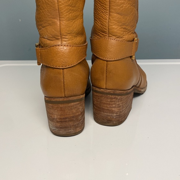 Premium-quality Leather Boots - Picture 4 of 9